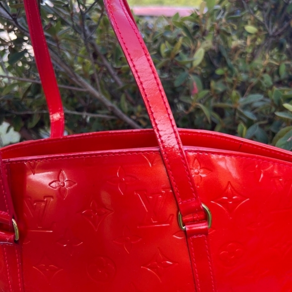 Louis Vuitton Avalon Rouge Grenadine GM Monogram Vernis Bag - Picture 7 of 17